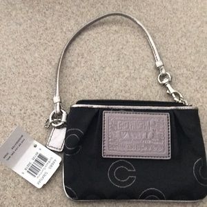 Coach Poppy Wristlet NWT